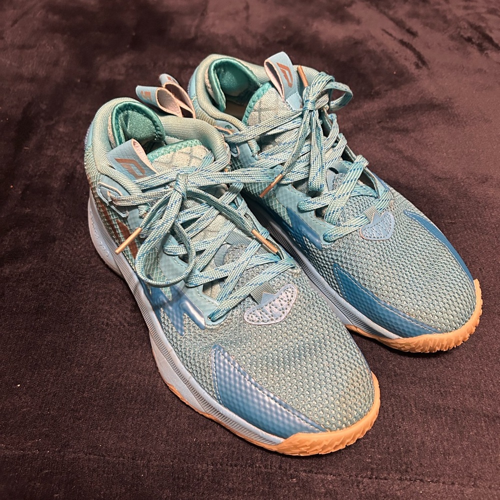 Adidas Dame 8 Young Dolla Mens Sz 6 Blue Cyan Silver Basketball Shoes
